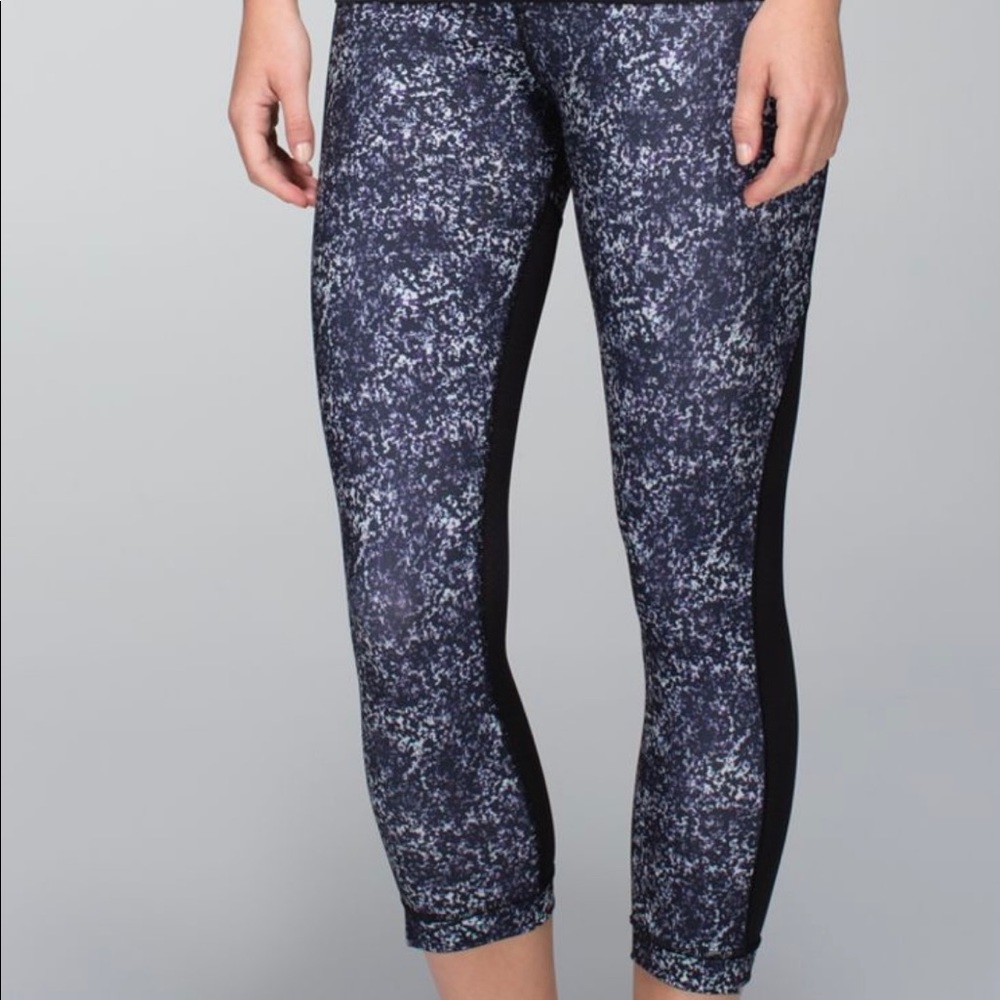 SOLD Lululemon Journey Mesh Crop Rocky Road Sand Dune 8